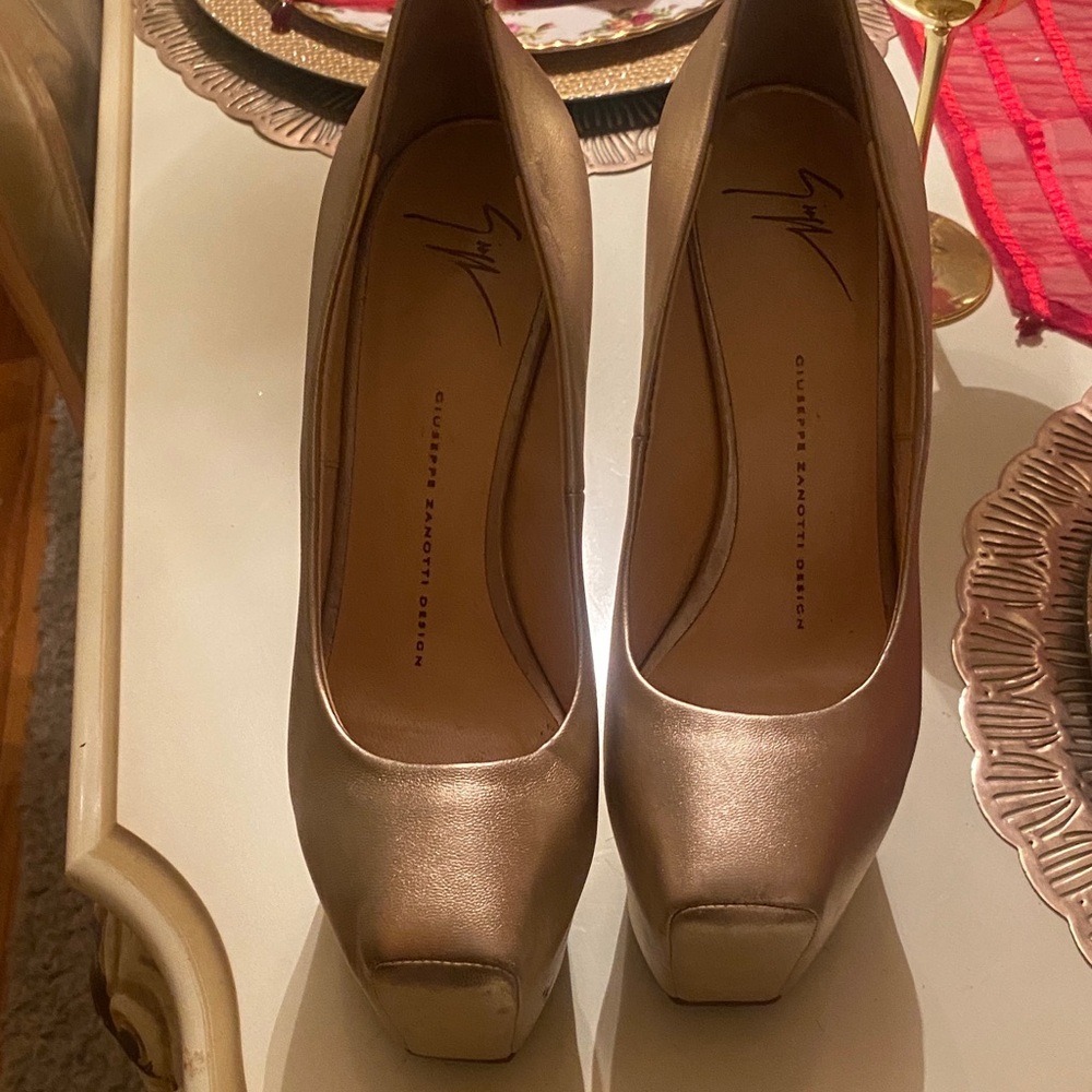 Giuseppe Zanotti Metallic Gold Peep-Toe Platform Pumps